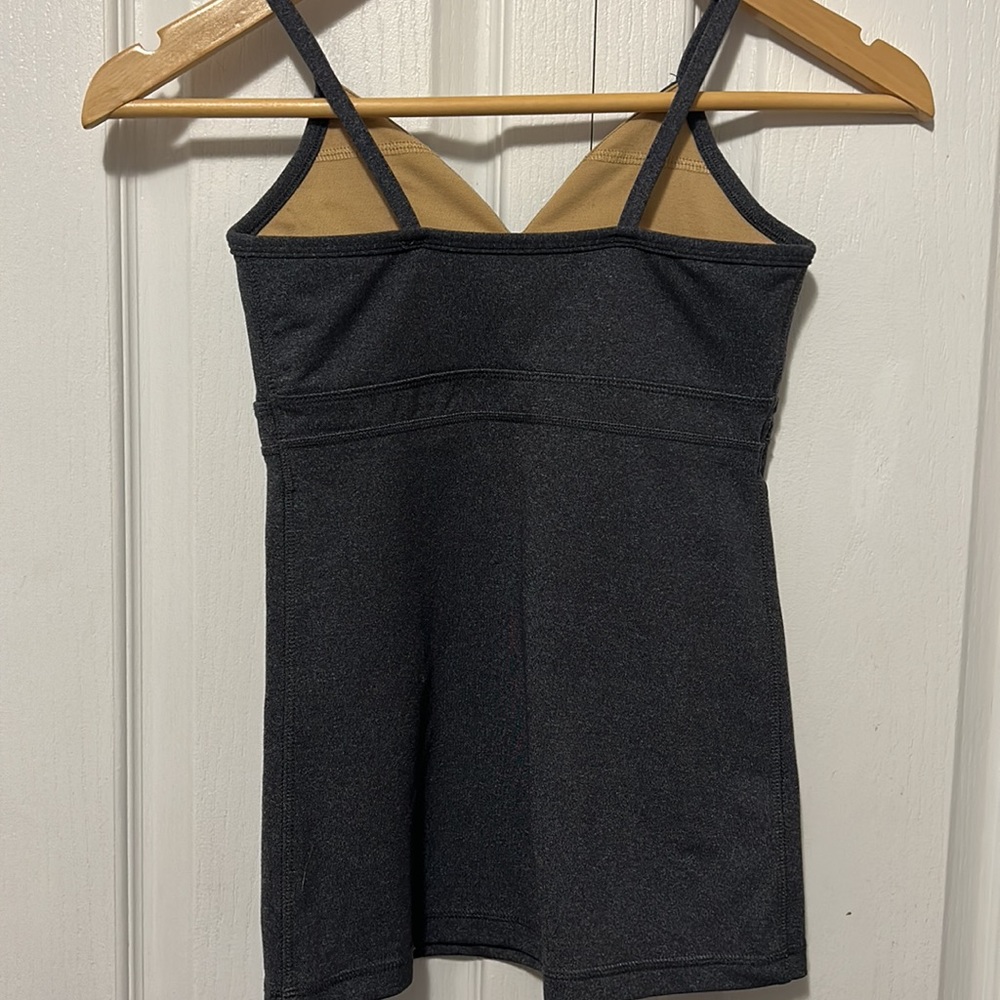 One Tooth Tank - Picture 4 of 10